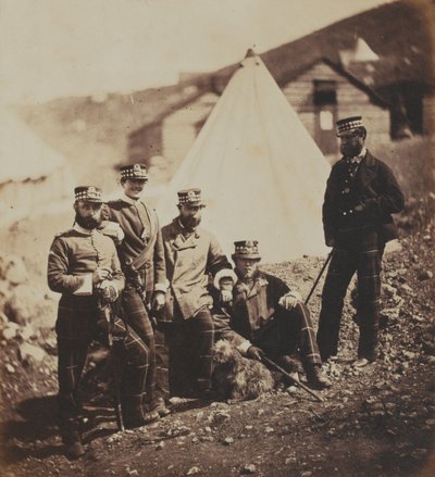 Ufficiali del 71° Reggimento di Fanteria (Fanteria Leggera) da un album di 52 fotografie associate alla Guerra di Crimea, 1855 da Roger Fenton